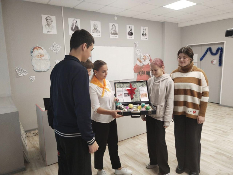 День рождения у новогодней ёлочки.